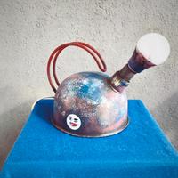 Lampada teiera rossa e blu