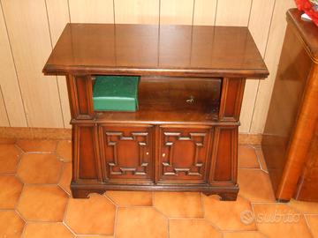 Mobile bar e porta televisore