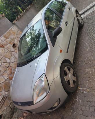 Ford Fiesta 1.2 Benzina– Testata e Frizione nuove