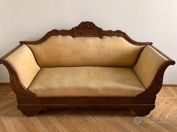 divano fine '800 in legno e velluto color ocra