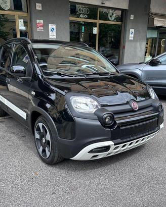 FIAT Panda 1.0 FireFly S&S Hybrid Pandina Cross-
