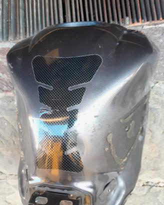 serbatoio Yamaha r1 2004
