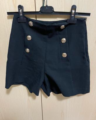 Gonna a pantaloni con maglietta