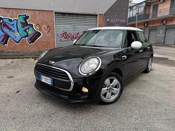 Mini 1.5 Cooper 5 porte 1.5 TURBO BENZINA 136CV CO