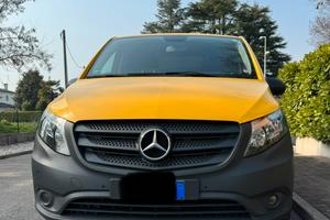 Mercedes vito long