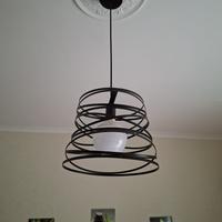 Lampadario moderno in metallo nero