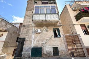 3 LOCALI A PALERMO