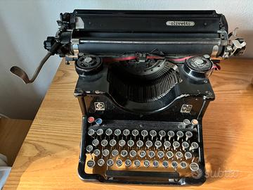 Macchina da scrivere Olivetti M40 vintage