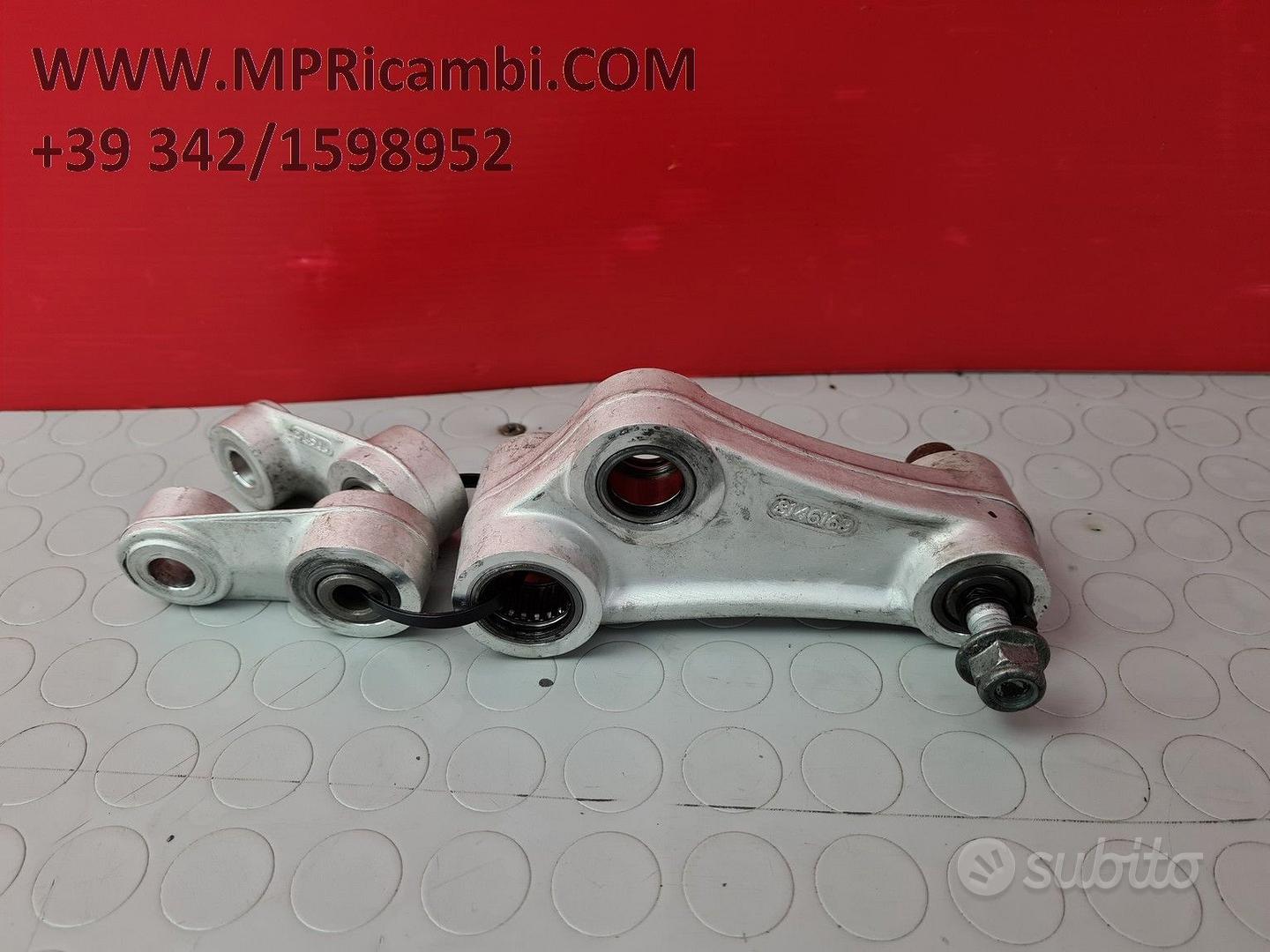 SUPPORTO PEDANA PASSEGGERO DESTRA GRGA APRLA PEGASO 650 E 2001/04