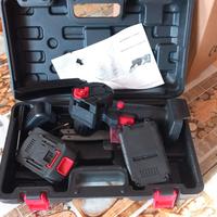 Mini motosega elettrica. 