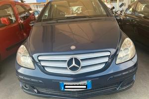 MERCEDES B180