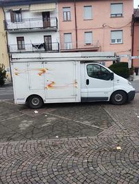 Furgone Renault trafic allestimento Maccarinelli