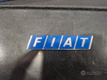 Sigla FIAT per mascherina radiatore