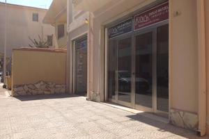 Commerciale nei pressi di via Sardegna