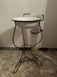 Lavabo da toeletta lavamani da camera ferrobattuto