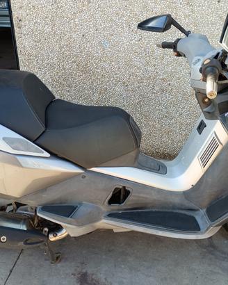 Peugeot satelis 400 anno 2008