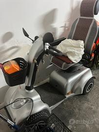 Motoretta elettrica per anziani