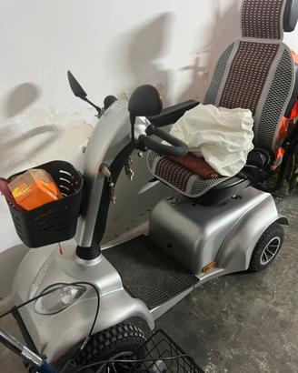 Motoretta elettrica per anziani