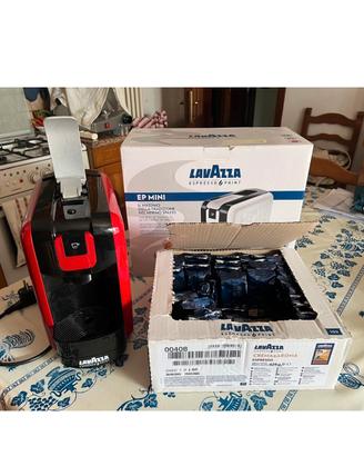 Macchina caffe lavazza e 63 capsule