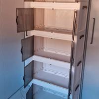 Mobile di plastica per sgabuzzino o bagno