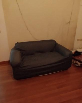 1 divano, 3 divanetti, 2 poltrone