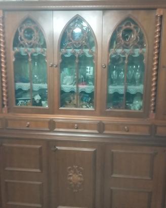Credenza antica