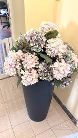 Composizione di Ortensie artoficiali con vaso alto