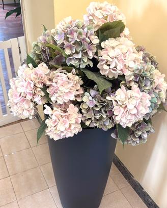 Composizione di Ortensie artoficiali con vaso alto