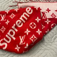 Sciarpa Luiis Vuitton x supreme