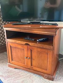Mobile porta TV in legno stile classico con ante