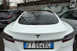 Auto Tesla Model S