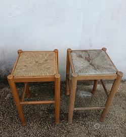 Sgabelli in legno 