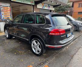 Volkswagen Touareg 3.0 TDI 262 CV tiptronic BlueMo