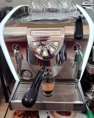 la nuova Simonelli musica lux caffè 