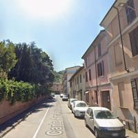 INDIPENDENTE su DUE LIVELLI con DOPPI SERVIZI