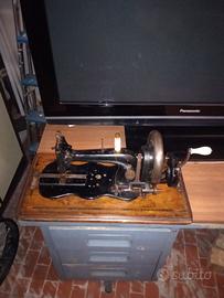Macchina da cucire industriale d' epoca NEUMANN