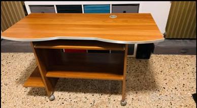 Scrivania per PC COME NUOVA