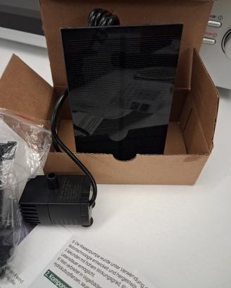 Fontanella per giochi d'acqua con pannello solare