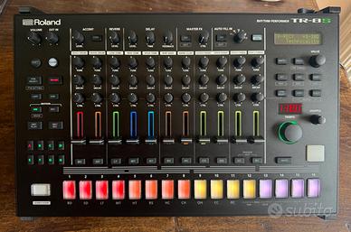 Roland TR-8S + Roland CB-BTRMX + Decksaver e stand