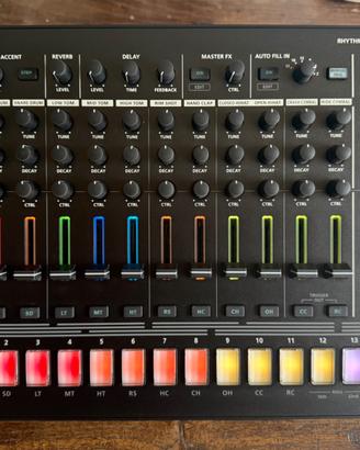 Roland TR-8S + Roland CB-BTRMX + Decksaver e stand