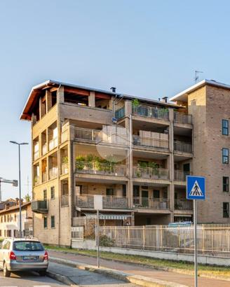 3 LOCALI A CESANO BOSCONE