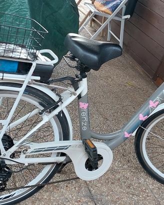 bicicletta elettrica con pedalata assistita 