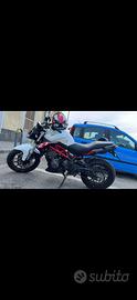 Moto Benelli 302S