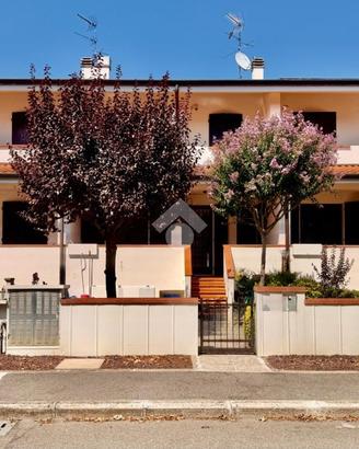 VILLA A SCHIERA A BUDRIO