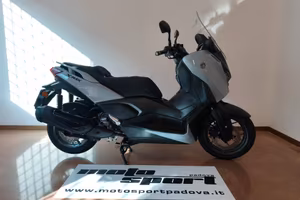 Yamaha X-Max 300 TECH MAX km 0