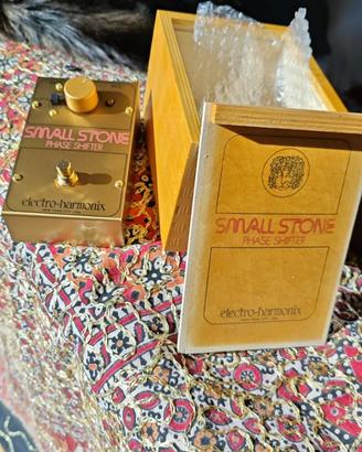 Electro Harmonix - small stone