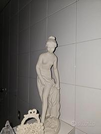 Dal Torrione, La bagnante, scultura in marmo