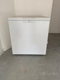 Congelatore a pozzetto Whirlpool - WHE 20112