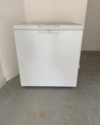 Congelatore a pozzetto Whirlpool - WHE 20112