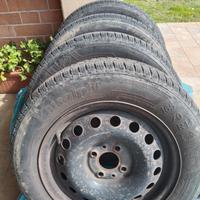gomme complete di cerchio165/70/14